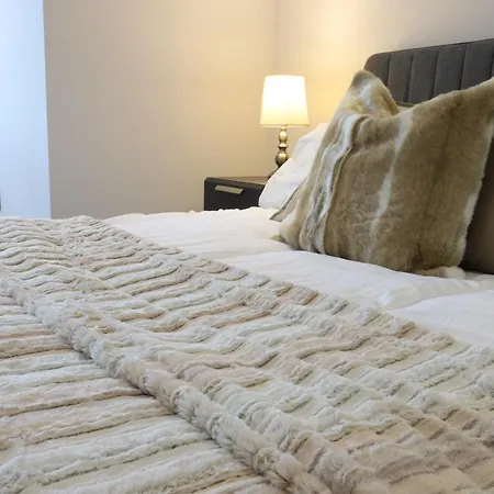 Necairport Interchange Shortstay Homebase 아파트