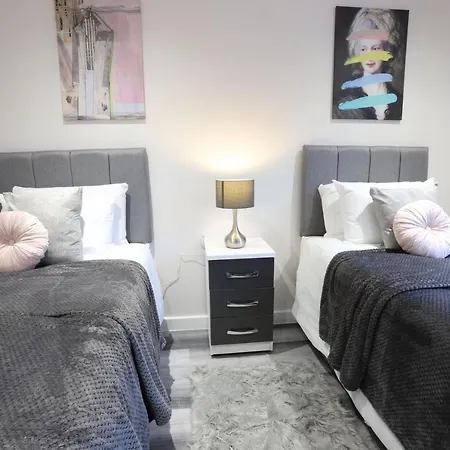 Necairport Interchange Shortstay Homebase * 버밍엄