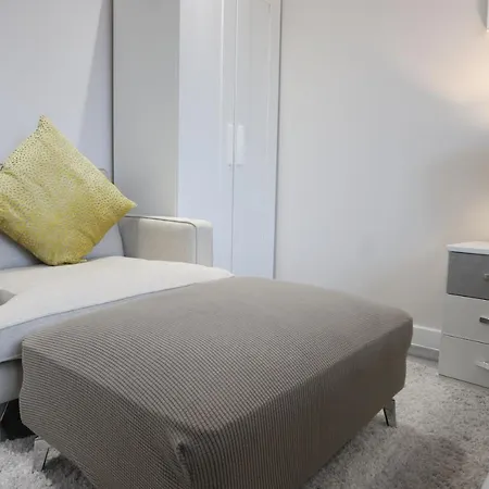Necairport Interchange Shortstay Homebase 버밍엄