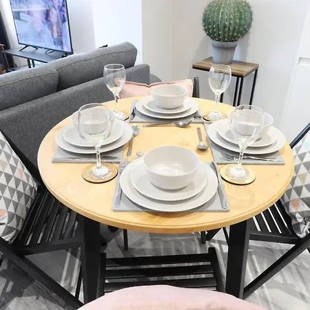 Necairport Interchange Shortstay Homebase * 버밍엄