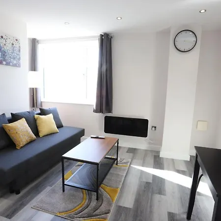 Necairport Interchange Shortstay Homebase * 버밍엄