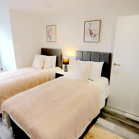 Necairport Interchange Shortstay Homebase * 버밍엄